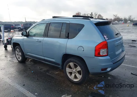 2013 Jeep Compass Latitude z USA, uszkodzony, nr VIN 1C4NJDEBXDD249375
